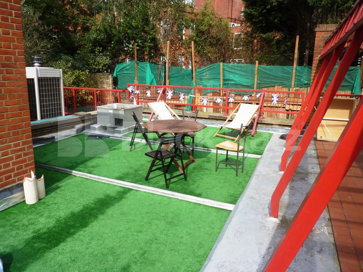 			NEW INSTRUCTION!, 4 Bedroom, 1 bath, 1 reception Flat			 Finchley Road, FINCHLEY ROAD 